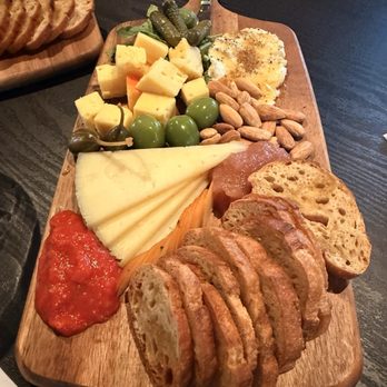 Los Milics Vineyards - Wine Tasting Room Near Me - Elgin, Arizona