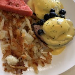 Loose Caboose Cafe - Eggs Benny