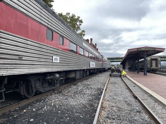 Tracks and Yaks by null