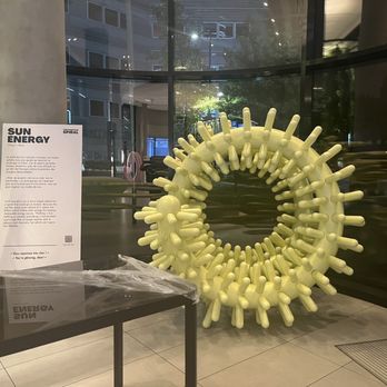 Hôtel Pullman - Sculpture in the lobby - Hotels Near Me - Roissy, 93