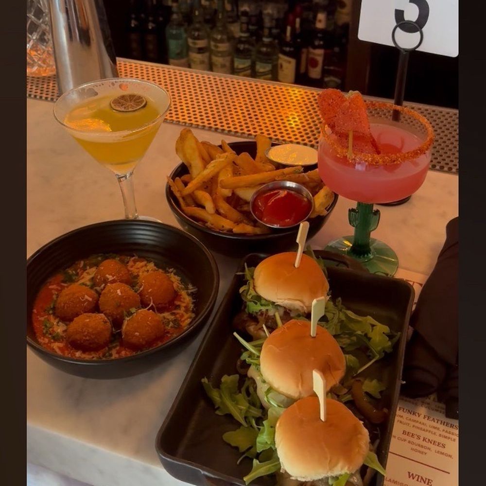 The Victorian Tavern - Breakfast & Brunch Near Me - Ventura, California The Victorian Tavern - Breakfast & Brunch Near Me - Ventura, California