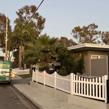 Calcoast Fencing - White vinyl picket fence - Fences & Gates Near Me - Los Angeles, California Calcoast Fencing - White vinyl picket fence - Fences & Gates Near Me - Los Angeles, California
