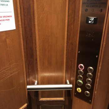 Résidence Charles Floquet - Small elevator , need to make multiple trips up and no stroller access. - Hotels Near Me - Paris, 75
