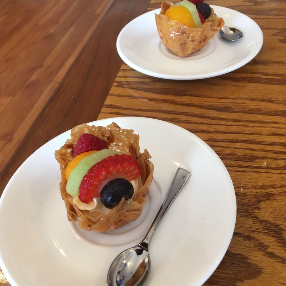 Chef's Catering - Florentine fruit cup w/ fresh whipped cream:D - Caterers Near Me