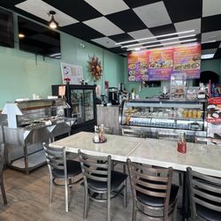 Súper Taco Deli - Main lobby
