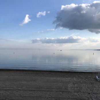 Sand Bay Beach Resort - Hotels Near Me - Sturgeon Bay, Wisconsin