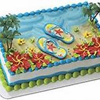 Stop & Shop - What the cake in the catalog looked like - Grocery Near Me - Weymouth, Massachusetts