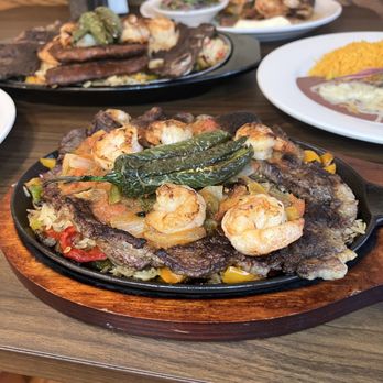 Las 3 Hermanas - Mexican Near Me - Hagerstown, Maryland