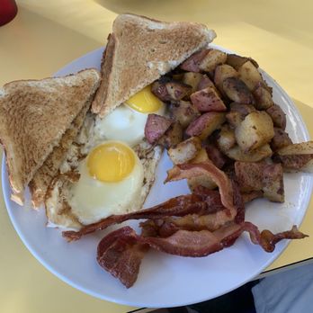 Seaplane Diner - Perfect - Diners Near Me - Providence, Rhode Island