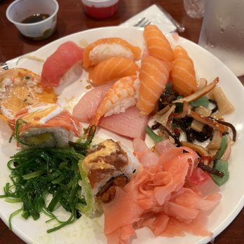 Four Seasons Buffet - Buffets Near Me - Cerritos, California