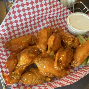 Barro's Pizza - Pizza Near Me - Glendale, Arizona