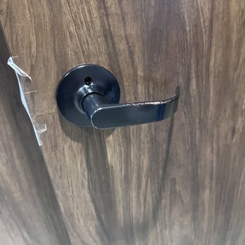 Minutemen Service - Door handle replacement - Handyman Near Me Minutemen Service - Door handle replacement - Handyman Near Me