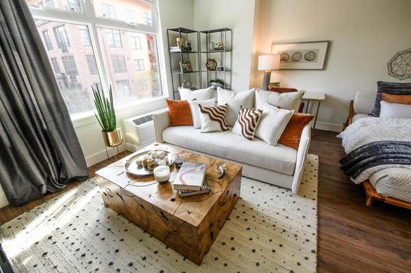 The George Besaw by null