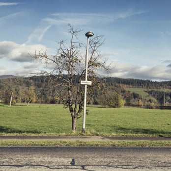 Hotel Rainhof Scheune - Blick zur anderen Straßenseite - Hotels Near Me - Kirchzarten, BW