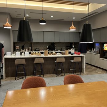 TownePlace Suites By Marriott - Breakfast area - Hotels Near Me - Louisville, Kentucky TownePlace Suites By Marriott - Breakfast area - Hotels Near Me - Louisville, Kentucky