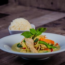 Five Stars Thai Restaurant - GREEN CURRY WITH CHICKEN