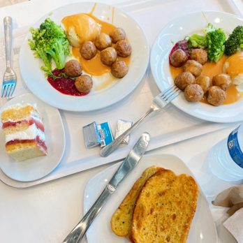 IKEA - Swedish Meatballs, Garlic Toast, Strawberry Shortcake - Home Decor Near Me - Burbank, California