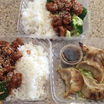Veggie Lee - 2 sesame chicken lunch specials and an order of potstickers to go :) - Vegan Near Me - Hayward, California Veggie Lee - 2 sesame chicken lunch specials and an order of potstickers to go :) - Vegan Near Me - Hayward, California