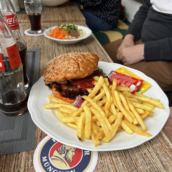 Hafner Stubn - Cheeseburger - German Near Me - Oberammergau, BY