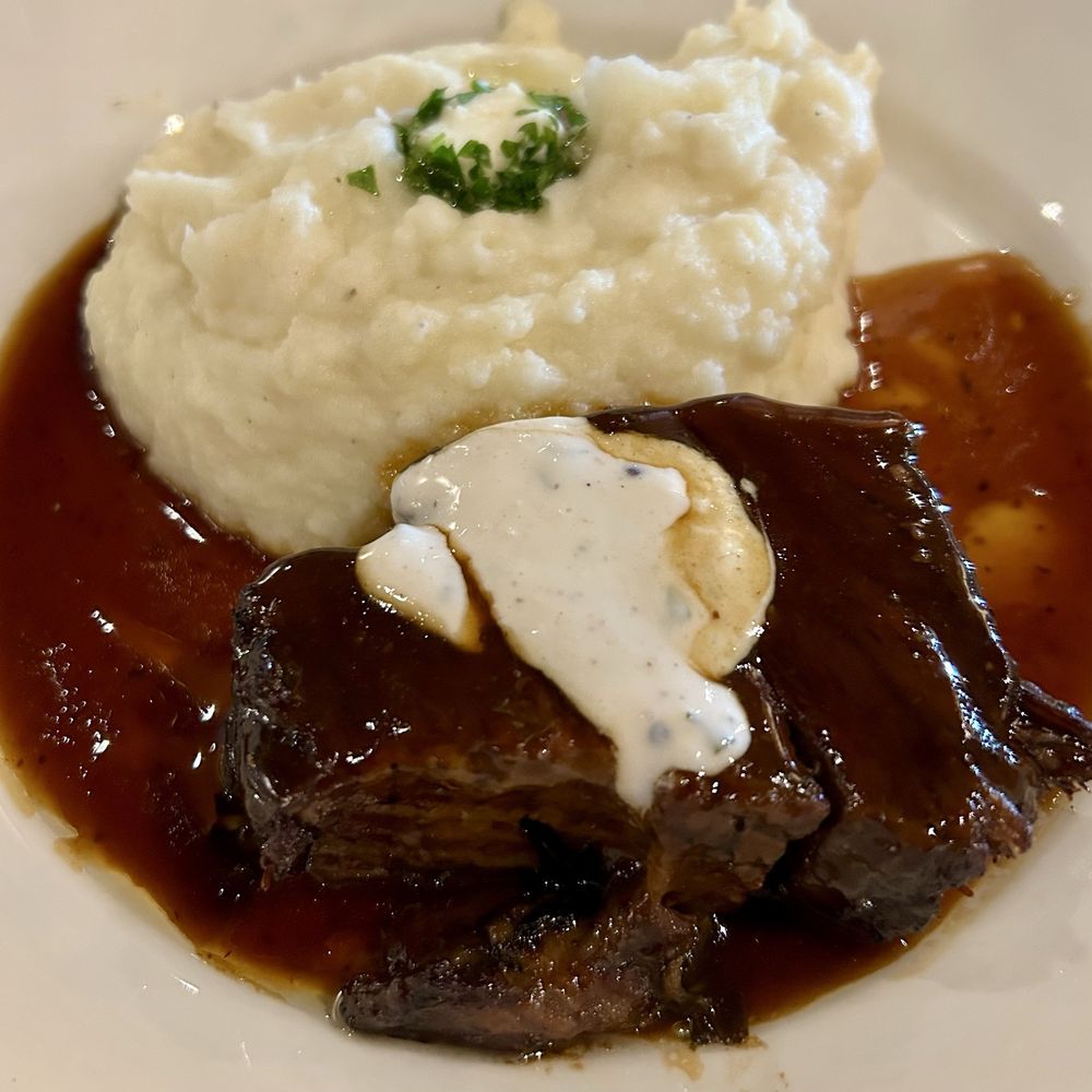Paul Martin's American Grill Irvine Spectrum - Braised Short Rib - excellent - New American Near Me - Irvine, California