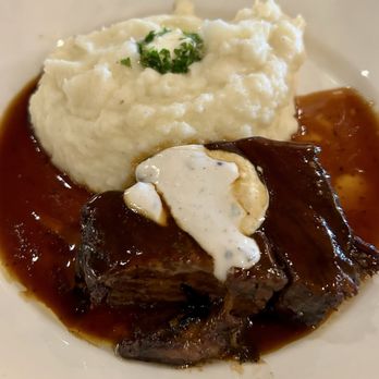 Paul Martin's American Grill Irvine Spectrum - Braised Short Rib - excellent - New American Near Me - Irvine, California