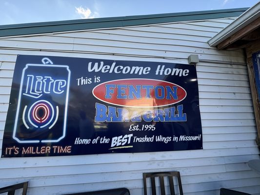 Fenton Bar and Grill by null