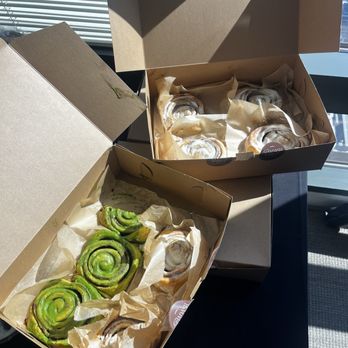 Badash Bakes - Matcha cinnamon rolls - Bakeries Near Me - Pasadena, California
