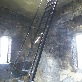 Crookston Castle - Castles Near Me - Glasgow, GLG
