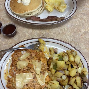 Spencer's Cafe - American Near Me - Bakersfield, California Spencer's Cafe - American Near Me - Bakersfield, California