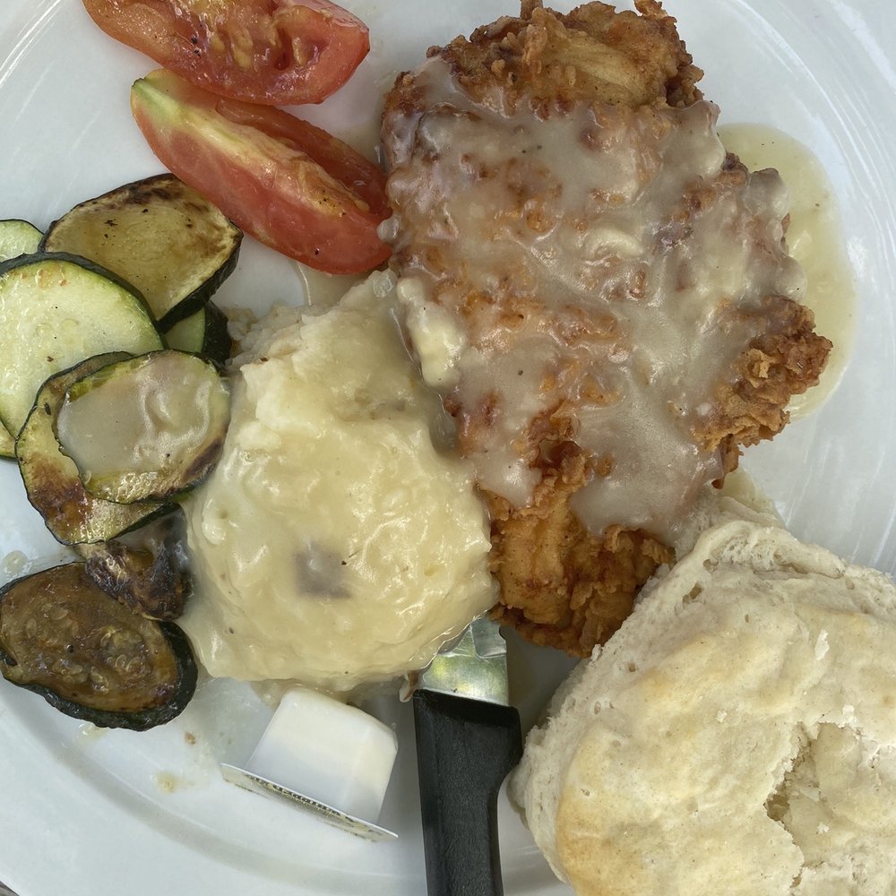 Backyard Bistro - American Near Me - Pipe Creek, Texas