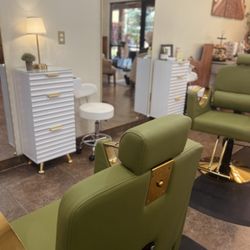 Headstrong Salon