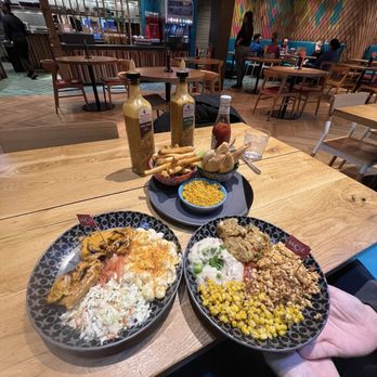 Nando's Peri-Peri - South African Near Me - Chicago, Illinois