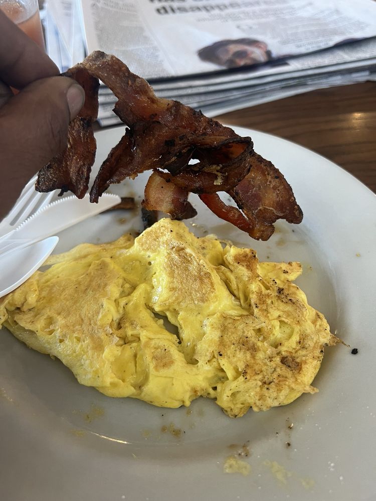 MUGS CAFE Updated October 2024 38 Photos & 65 Reviews 5719