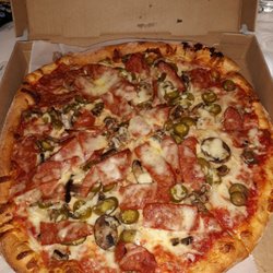4-topping pizza: linguica, onions, jalapeños, mushrooms. Perfect!!!