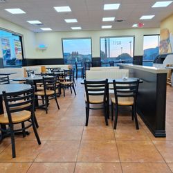 Braum’s - Dining area