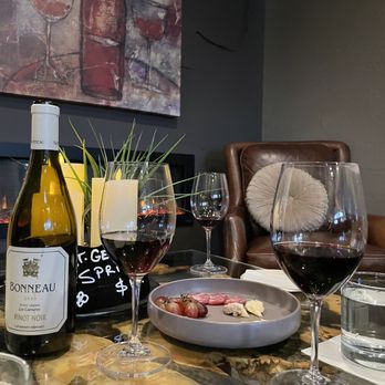 4th Street Cellars - Wine Tasting Room Near Me - Santa Rosa, California
