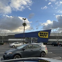 Best Buy - View from parking lot