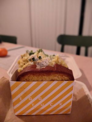 Egg Tuck by null