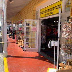 Tropical Shell and Gifts - Outside