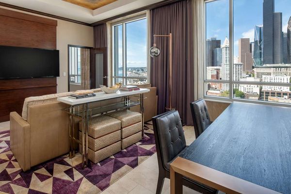 Embassy Suites by Hilton Seattle Downtown Pioneer Square by null
