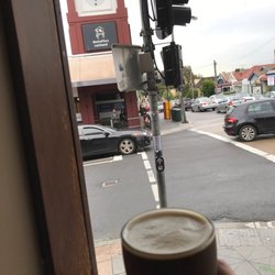 Gladstone Park Hotel - Waiting !!!