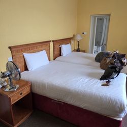 The Royal Highland Hotel - Very hard beds.
