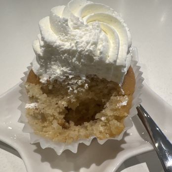 La Luna Cupcakes - Desserts Near Me - San Francisco, California La Luna Cupcakes - Desserts Near Me - San Francisco, California