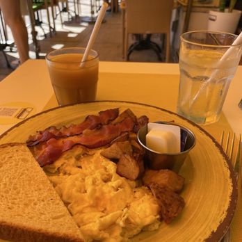 On Ocean 7 Cafe - One of the included breakfast menu options when staying at the hotel - New American Near Me - Miami Beach, Florida