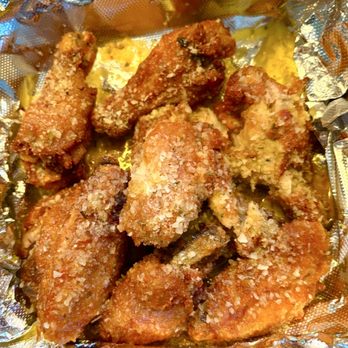 Fox’s Pizza Den - Garlic Parmesan wings - Chicken Wings Near Me - Youngstown, Ohio