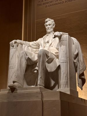 Lincoln Memorial by null
