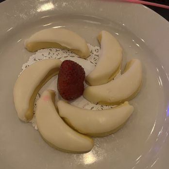 Maggiano's - Vera's Lemon Cookies - Italian Near Me - Las Vegas, Nevada Maggiano's - Vera's Lemon Cookies - Italian Near Me - Las Vegas, Nevada