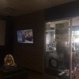 Pep boys snowy TV screen in waiting area