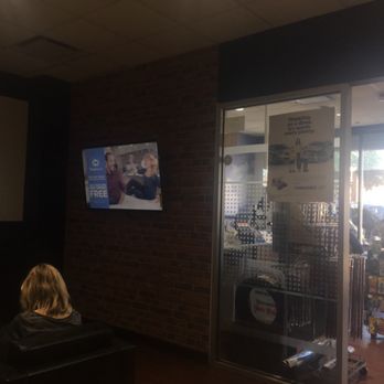 Pep Boys - Pep boys snowy TV screen in waiting area - Auto Repair Near Me - Brooklyn, New York