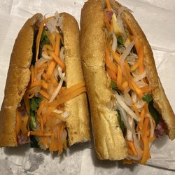 Mama Ha's Eatery - Excellent bahn mi